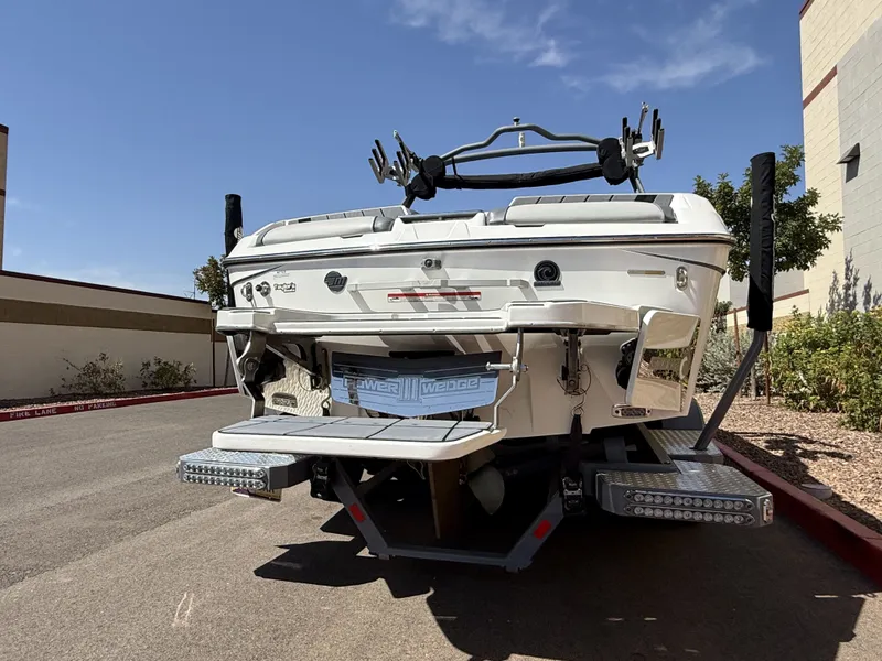 Slide: The Image of Malibu 23 MXZ 2021 - 1