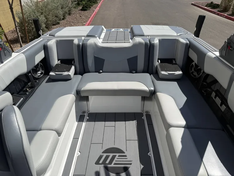 Slide: The Image of Malibu 23 MXZ 2021 - 7