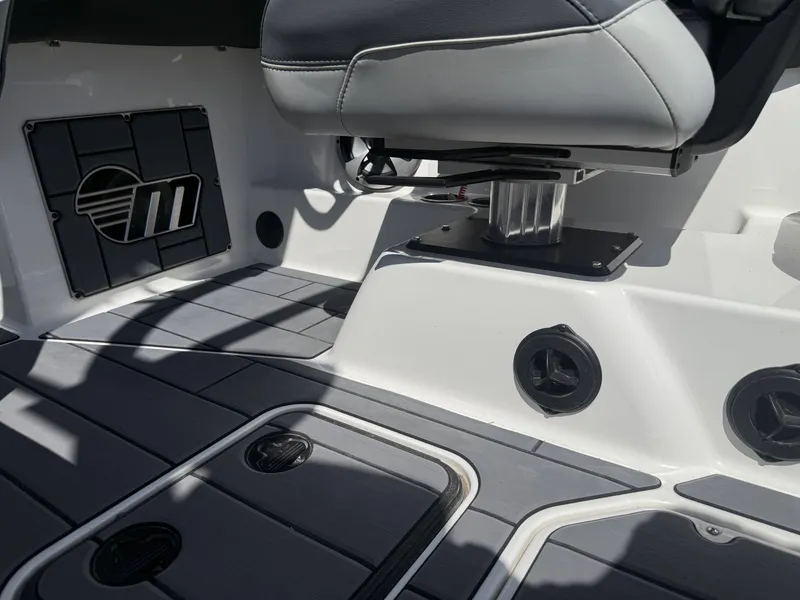 Slide: The Image of Malibu 23 MXZ 2021 - 5