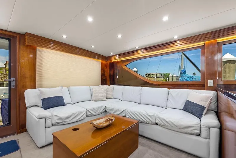Slide: The Image of Hatteras 60 Convertible 2003 - 14