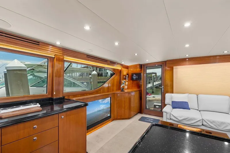 Slide: The Image of Hatteras 60 Convertible 2003 - 16
