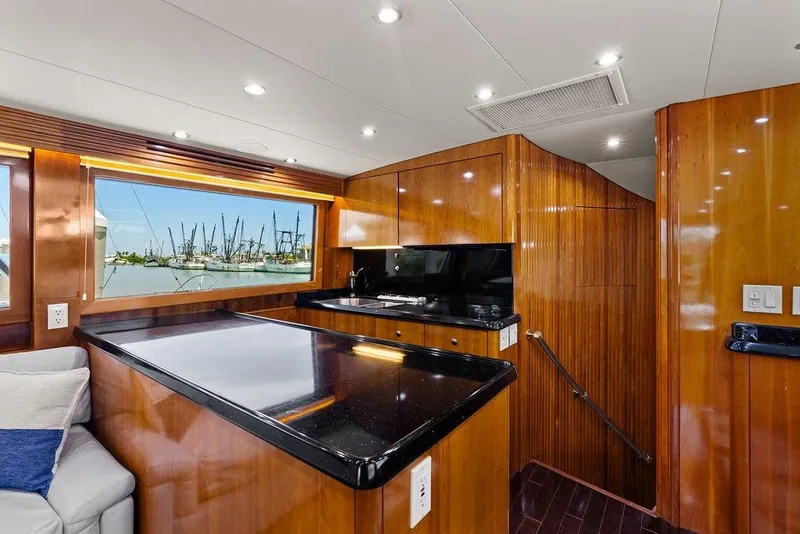 Slide: The Image of Hatteras 60 Convertible 2003 - 18