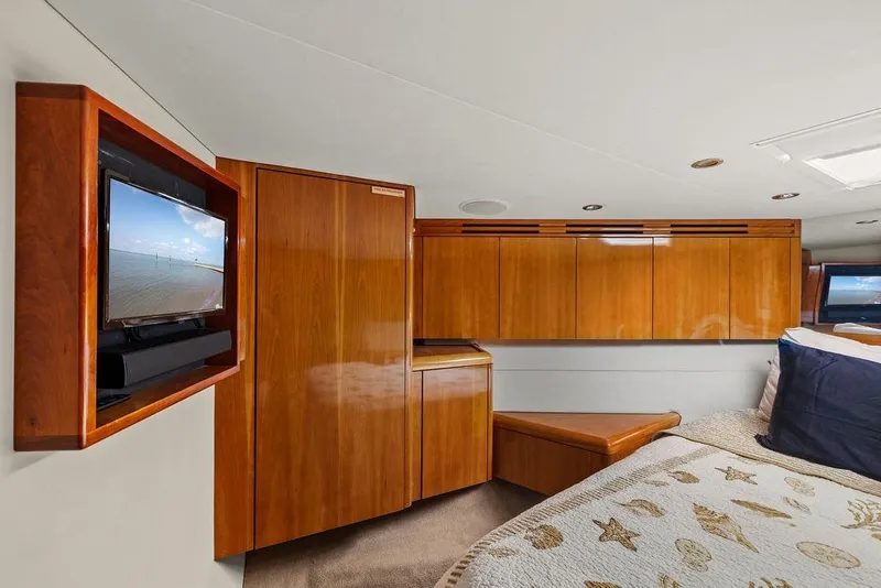 Slide: The Image of Hatteras 60 Convertible 2003 - 27