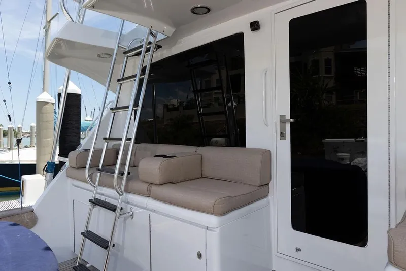 Slide: The Image of Hatteras 60 Convertible 2003 - 9