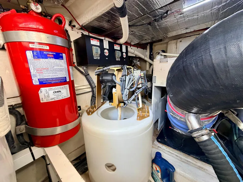 Slide: The Image of Sea Ray L550 2018 - 79