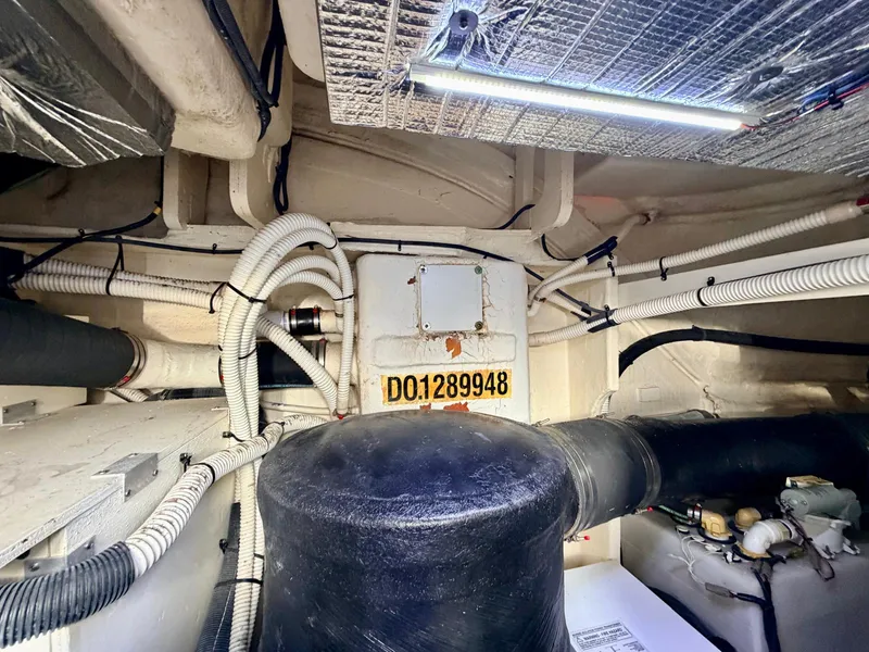 Slide: The Image of Sea Ray L550 2018 - 78