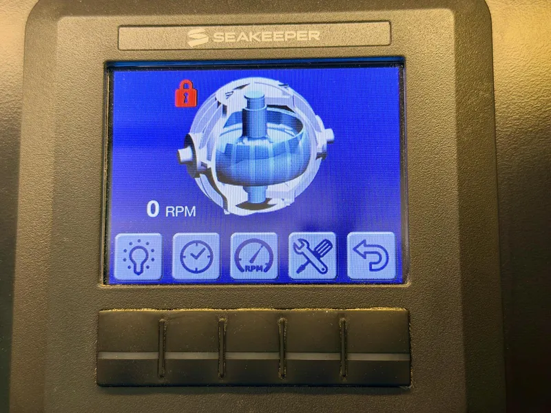 Slide: The Image of Sea Ray L550 2018 - 26