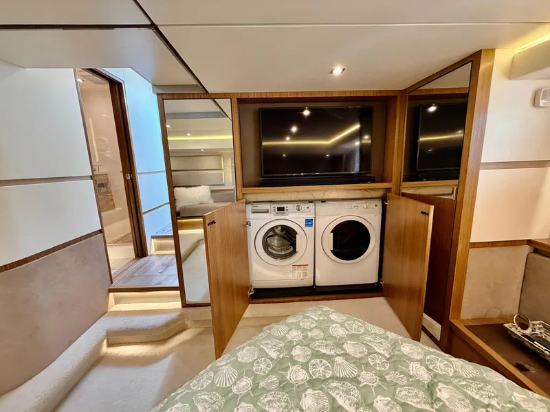 Slide: The Image of Sea Ray L550 2018 - 50