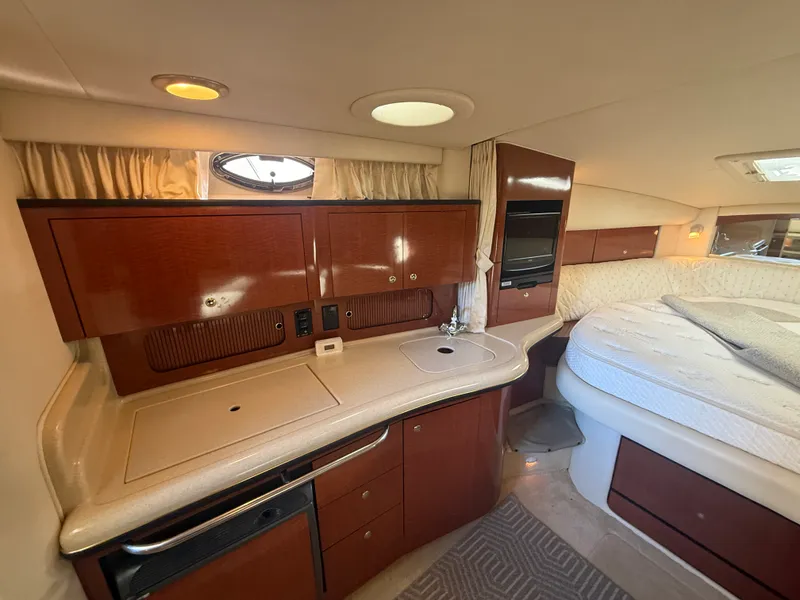 Slide: The Image of Sea Ray SUNDANCER 320 2002 - 24