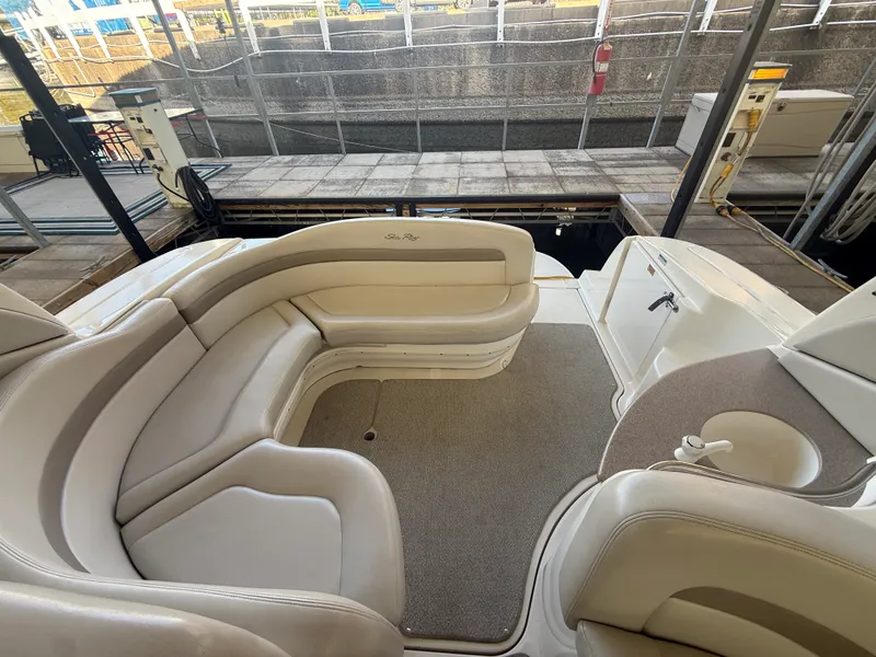 Slide: The Image of Sea Ray SUNDANCER 320 2002 - 18