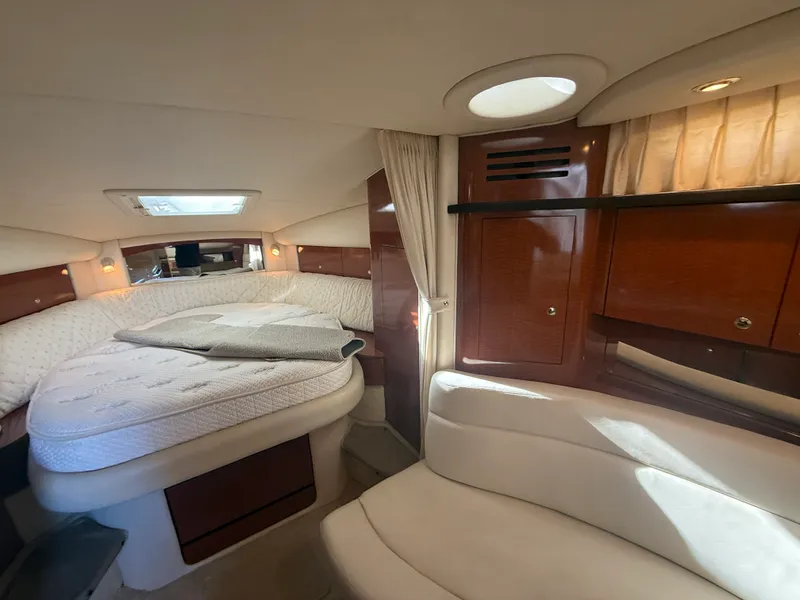 Slide: The Image of Sea Ray SUNDANCER 320 2002 - 25