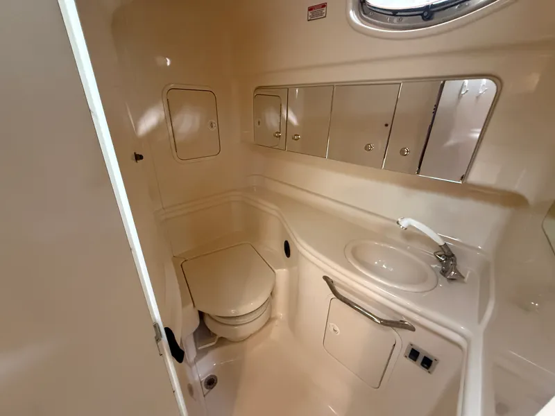 Slide: The Image of Sea Ray SUNDANCER 320 2002 - 28