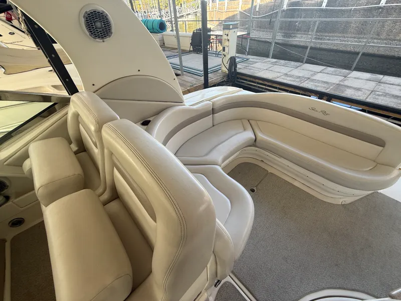 Slide: The Image of Sea Ray SUNDANCER 320 2002 - 19