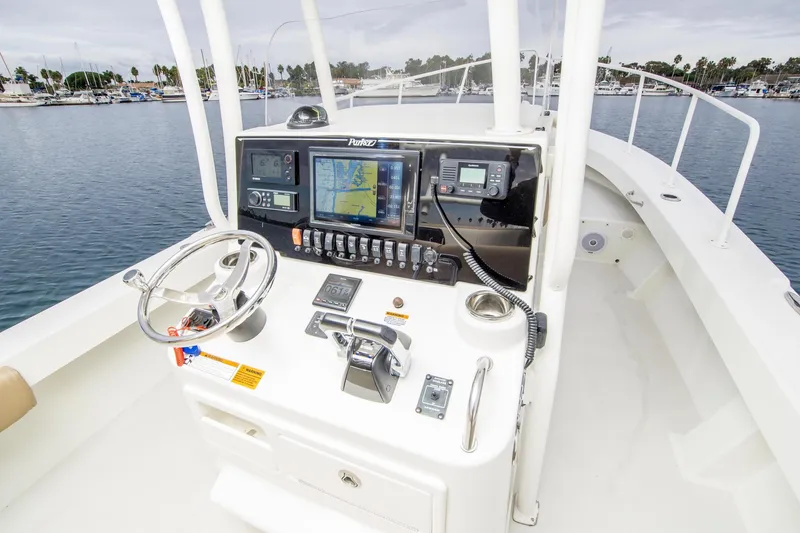 Slide: The Image of Parker Marine 2801 Center Console 2018 - 4