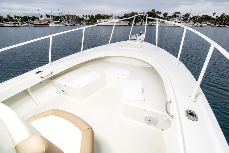 Slide: The Image of Parker Marine 2801 Center Console 2018 - 9
