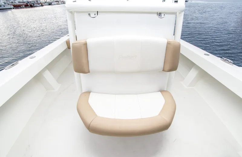 Slide: The Image of Parker Marine 2801 Center Console 2018 - 10