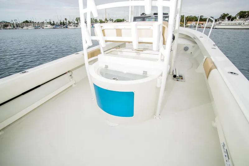 Slide: The Image of Parker Marine 2801 Center Console 2018 - 7