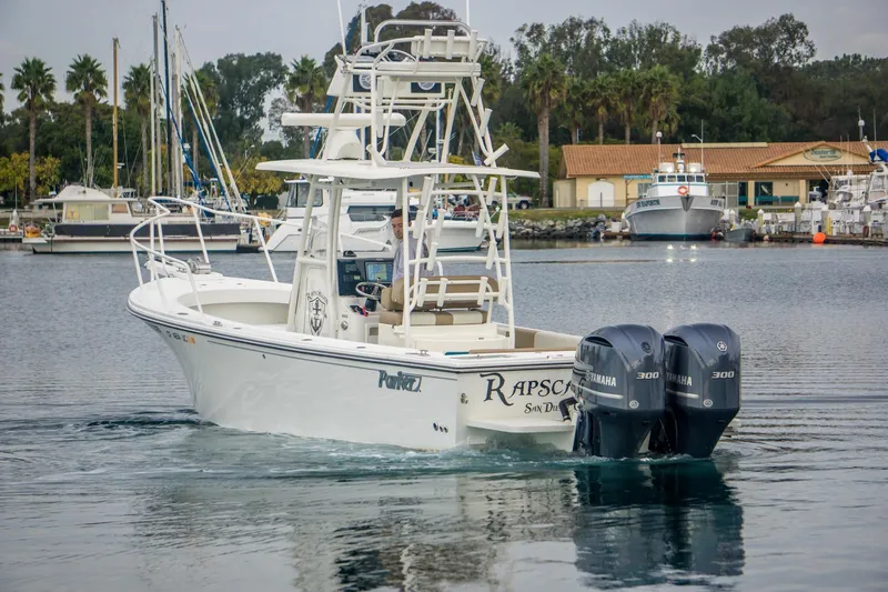 The Image of Parker Marine 2801 Center Console 2018 - 1