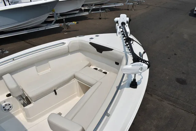Slide: The Image of Sailfish® 272 CC 2024 - 24