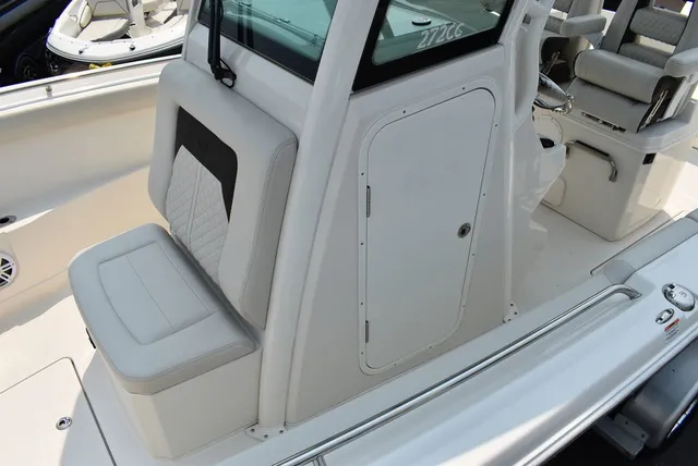 Slide: The Image of Sailfish® 272 CC 2024 - 32