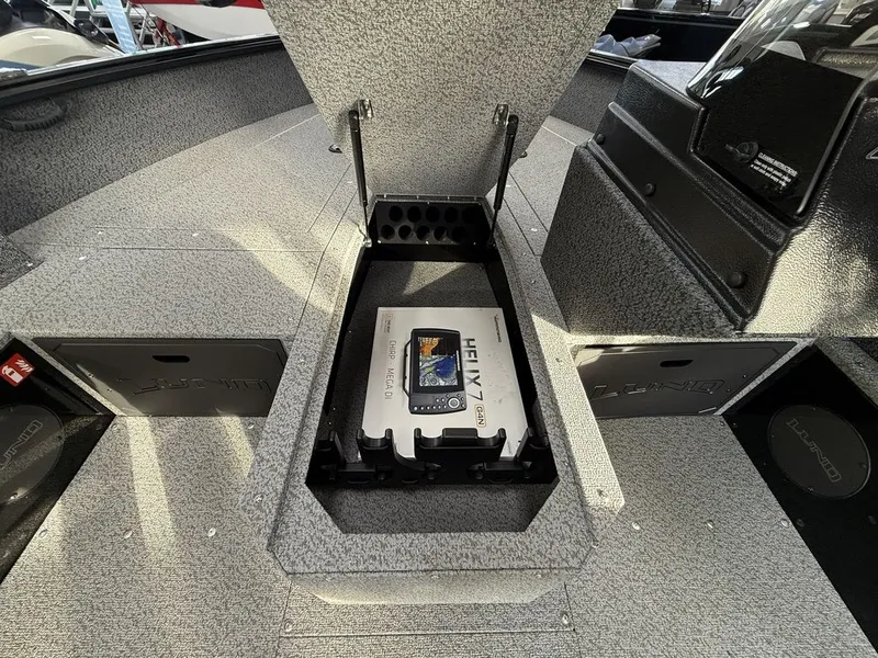 Slide: The Image of Lund 1700 EXPLORER SIDE CONSOLE 2026 - 11