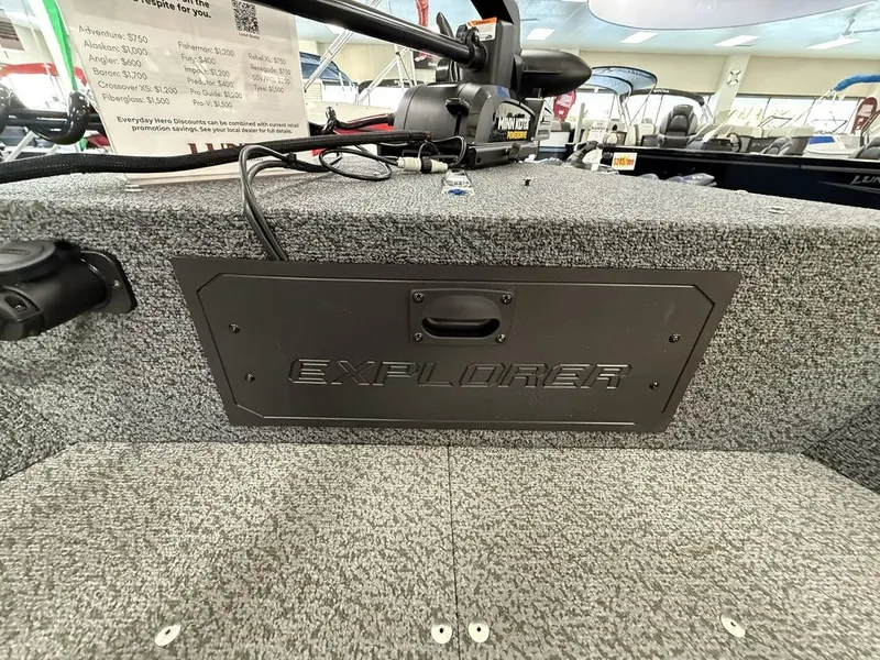 Slide: The Image of Lund 1700 EXPLORER SIDE CONSOLE 2026 - 12