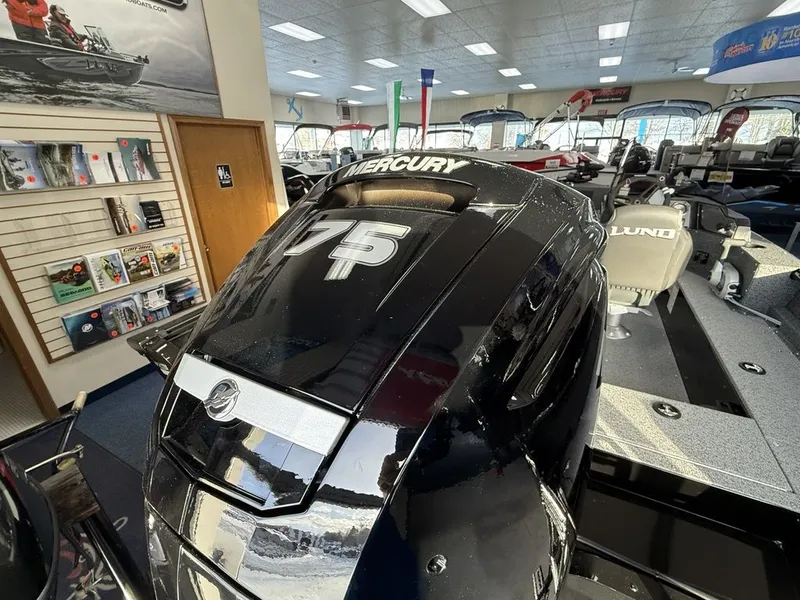 Slide: The Image of Lund 1700 EXPLORER SIDE CONSOLE 2026 - 5