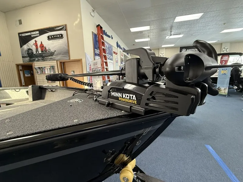 Slide: The Image of Lund 1700 EXPLORER SIDE CONSOLE 2026 - 6