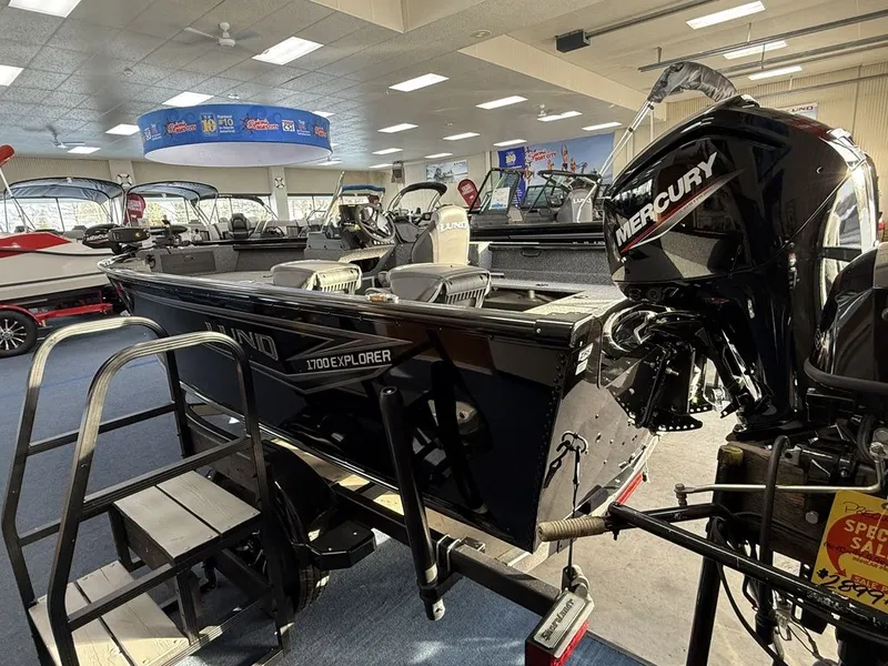 Slide: The Image of Lund 1700 EXPLORER SIDE 2026 - 3