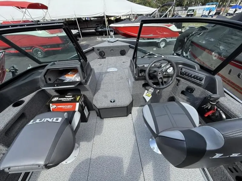 Slide: The Image of Lund 1775 Impact XS Sport 2026 - 10