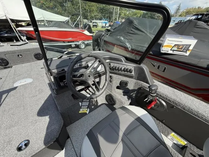 Slide: The Image of Lund 1775 Impact XS Sport 2026 - 8