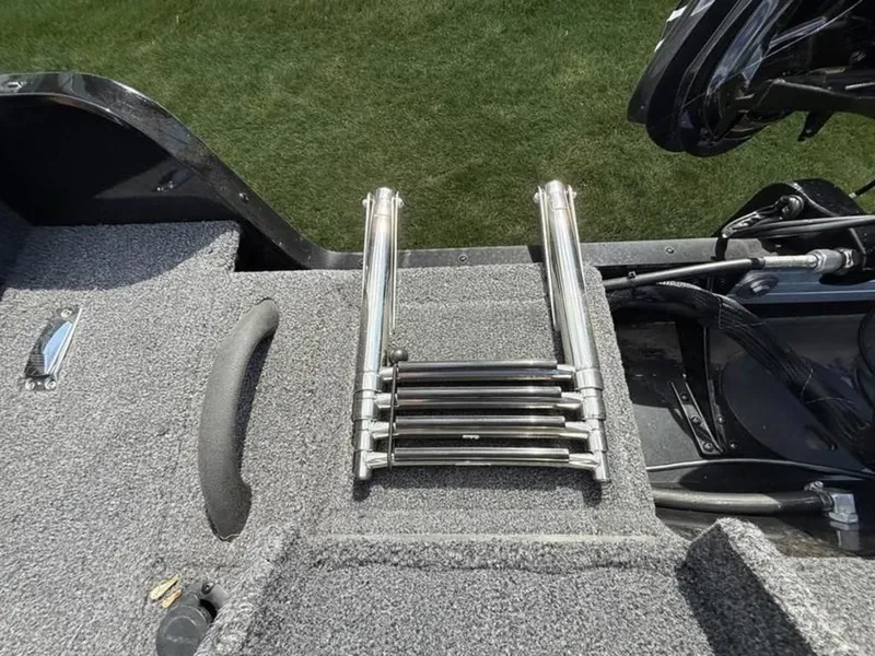 Slide: The Image of Lund 1775 Impact XS Sport 2026 - 9