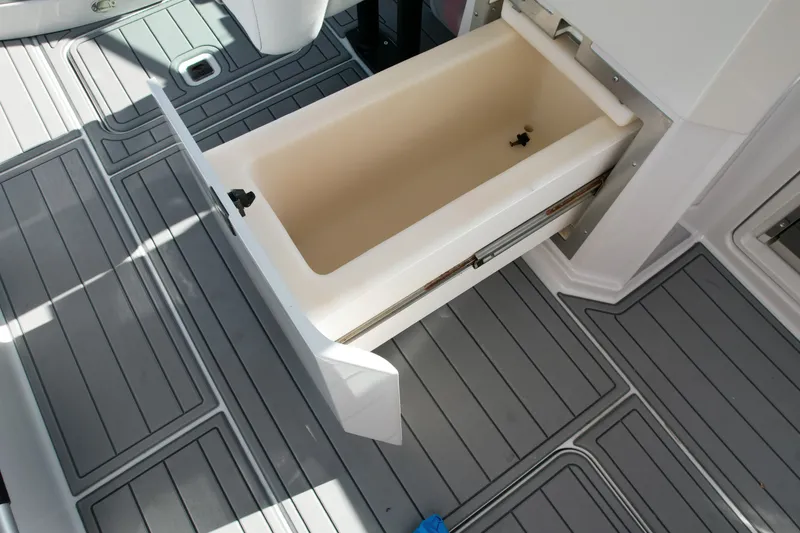 Slide: The Image of Aviara AV32 OB 2020 - 23