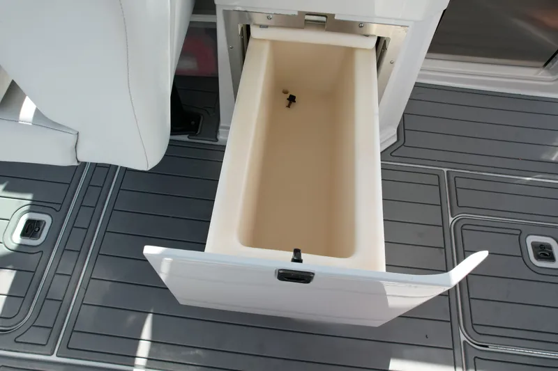 Slide: The Image of Aviara AV32 OB 2020 - 22