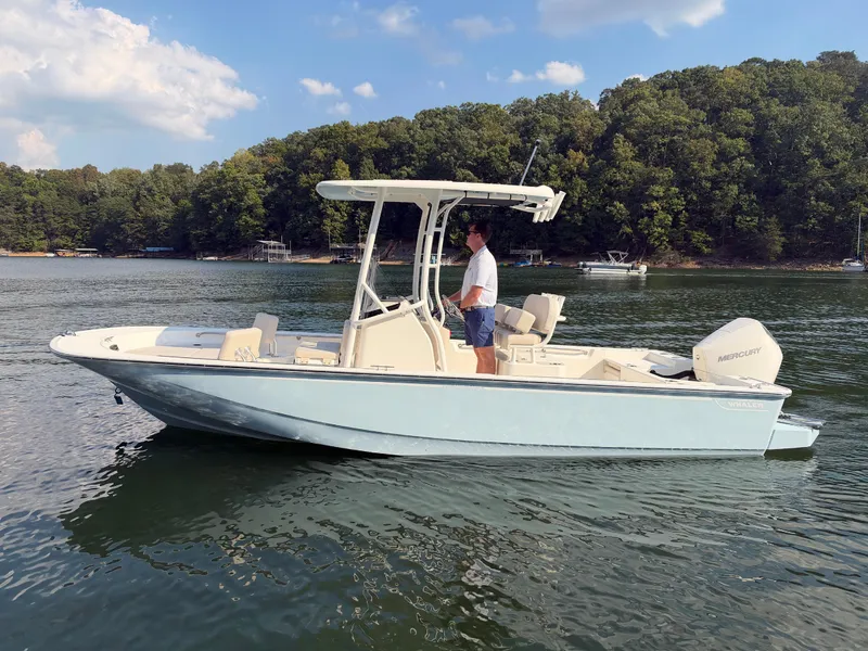 The Image of Boston Whaler 210 Montauk 2027 - 0