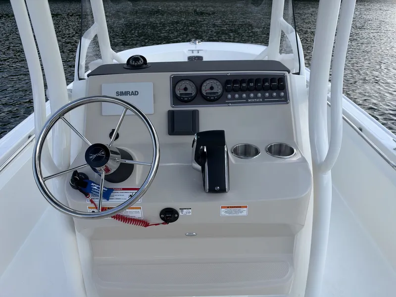 Slide: The Image of Boston Whaler 210 Montauk 2027 - 15