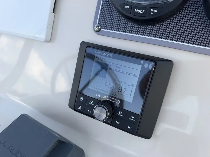 Slide: The Image of Boston Whaler 210 Montauk 2027 - 16