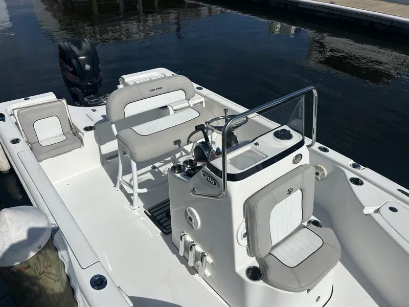 Slide: The Image of Sea Pro 208 BAY 2018 - 22