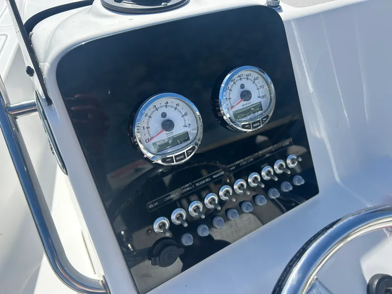 Slide: The Image of Sea Pro 208 BAY 2018 - 15