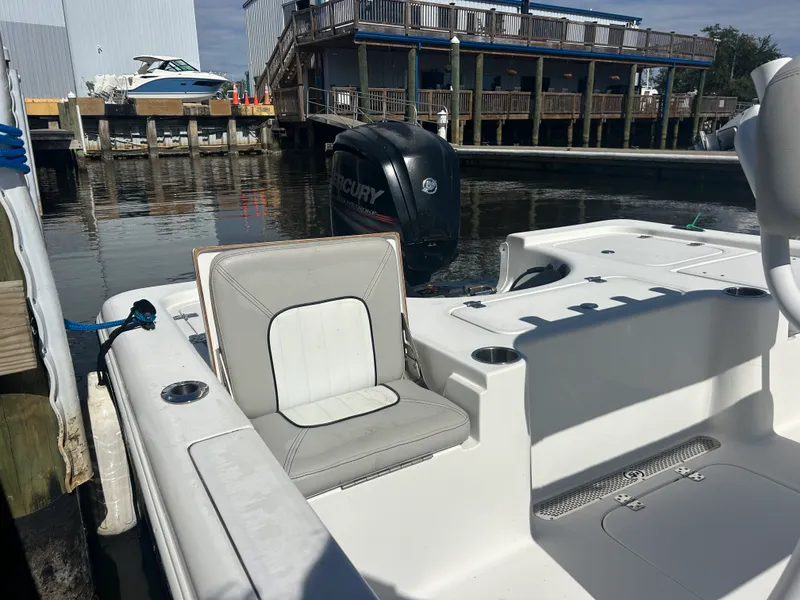 Slide: The Image of Sea Pro 208 BAY 2018 - 8