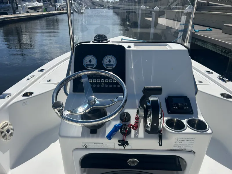 Slide: The Image of Sea Pro 208 BAY 2018 - 11