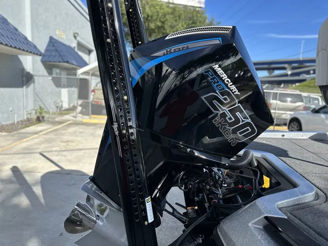 Slide: The Image of Ikon LXE21 ELITE 21' 2026 - 18