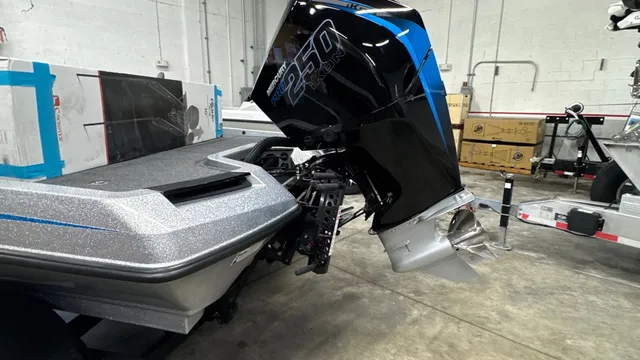 Slide: The Image of Ikon LXE21 ELITE 21' 2026 - 3