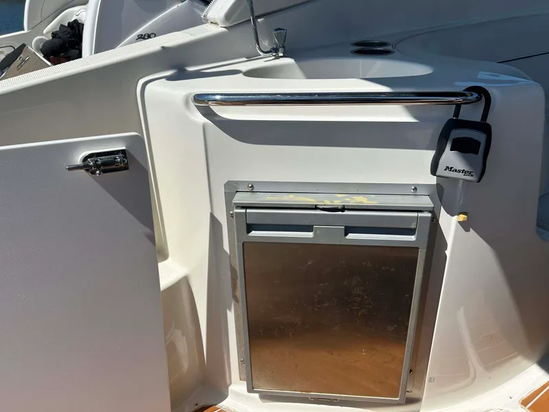 Slide: The Image of Bayliner 285 Cruiser 2011 - 5