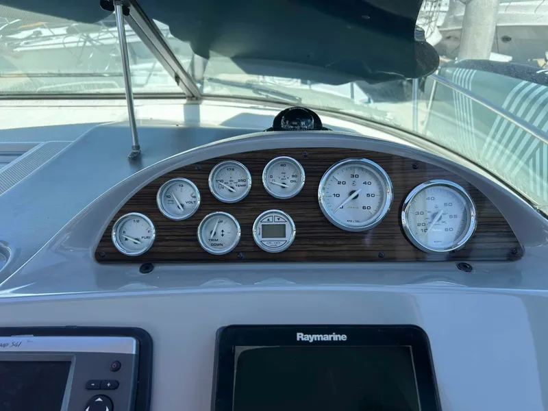 Slide: The Image of Bayliner 285 Cruiser 2011 - 8