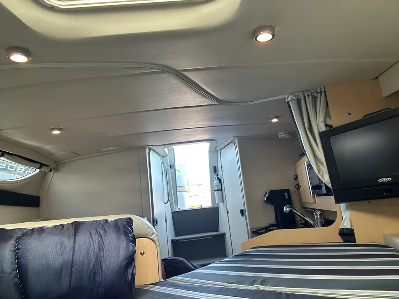 Slide: The Image of Bayliner 285 Cruiser 2011 - 15