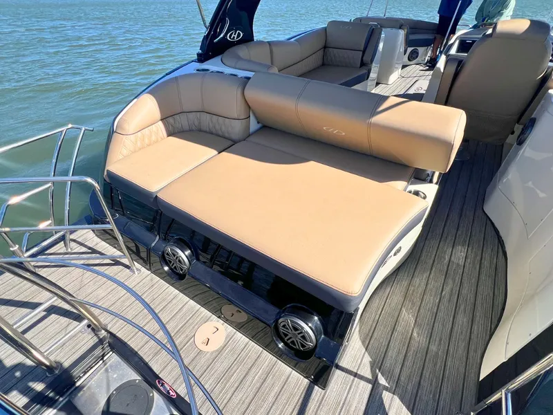 Slide: The Image of Harris 250 CROWNE 2020 - 20