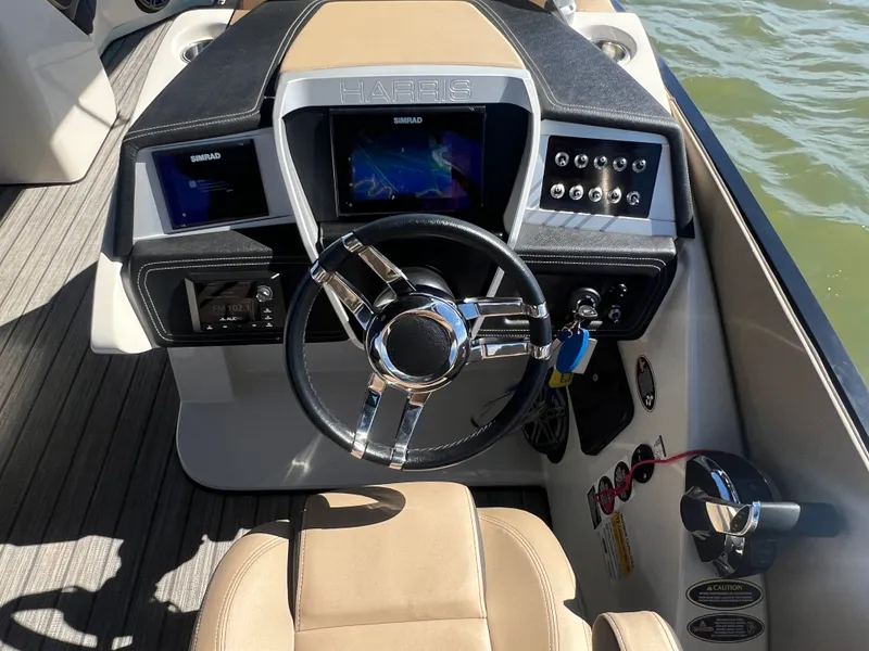 Slide: The Image of Harris 250 CROWNE 2020 - 12