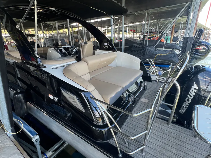 Slide: The Image of Harris 250 CROWNE 2020 - 32