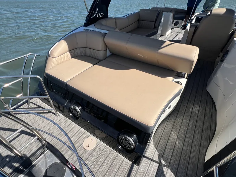 Slide: The Image of Harris 250 CROWNE 2020 - 22